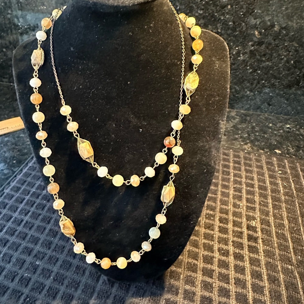 Elegant Gold and Cream Beaded Necklace